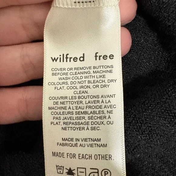 Wilfred Black Ribbed Mother of Pearl Button-Down Top - Picture 5 of 5